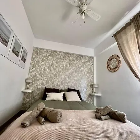 En El Fuerte Centro Al Lado De La Playa