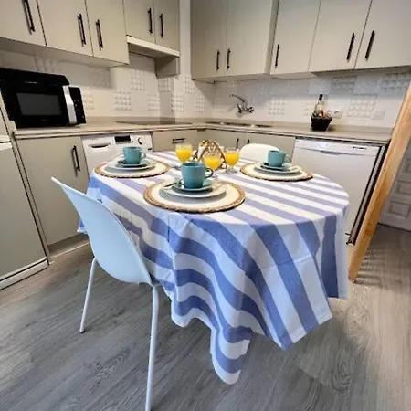 En El Fuerte Centro Al Lado De La Playa Μαρμπέλλα